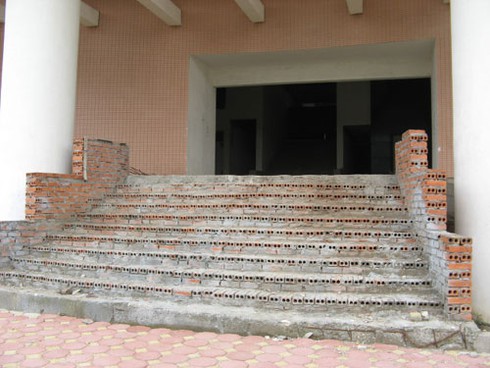 Tòa nhà chục tầng bỏ hoang tại trung tâm Thủ đô - ảnh 6