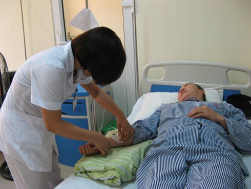 Buộc giảm giá dịch vụ y tế về mức cũ nếu lạm thu - ảnh 1