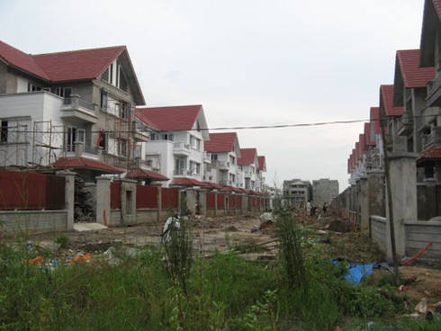 Khu đô thị bỏ hoang vì khách hàng không nhận nhà - ảnh 4
