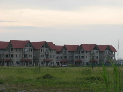 Khu đô thị bỏ hoang vì khách hàng không nhận nhà - ảnh 3