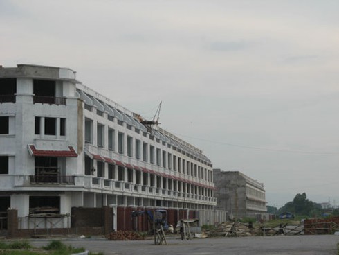 Khu đô thị bỏ hoang vì khách hàng không nhận nhà - ảnh 6