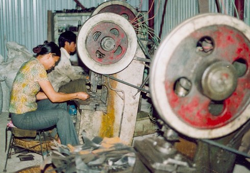 Kiếm bạc tỷ từ nghề làm linh kiện xe máy giá bèo - ảnh 1