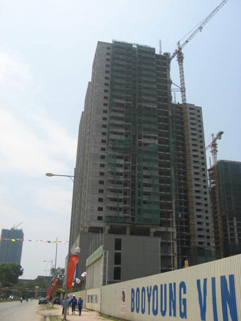 Treo “thần chết” lơ lửng trên đầu người đi đường - ảnh 10