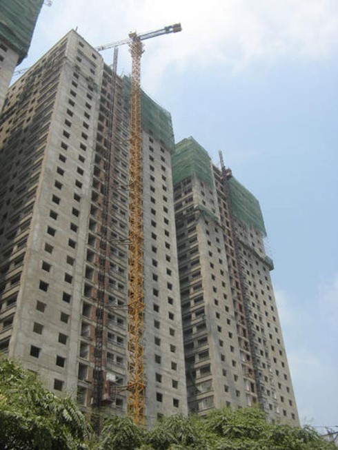 Treo “thần chết” lơ lửng trên đầu người đi đường - ảnh 13
