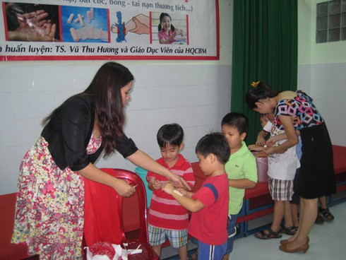 Đấu giá suất học trái tuyến có phản giáo dục? - ảnh 1