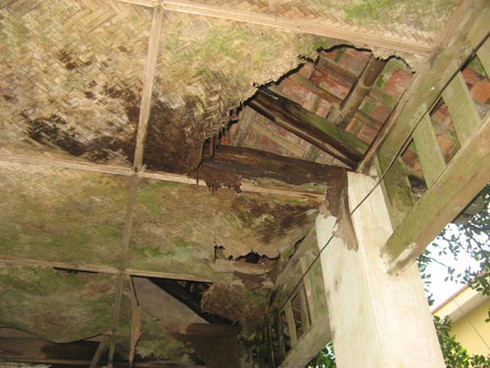 Hà Nội: Lội nước mưa trong phòng làm việc - ảnh 11