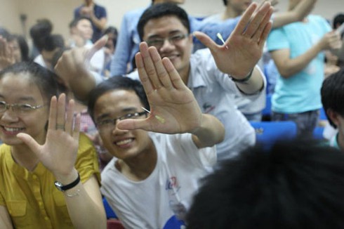 Dựng tóc gáy với lớp học đốt lửa, xuyên kim qua tay - ảnh 5