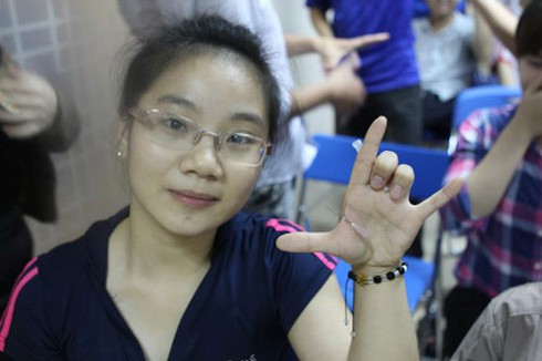 Dựng tóc gáy với lớp học đốt lửa, xuyên kim qua tay - ảnh 6