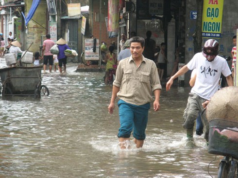 Bác bỏ tin đồn vỡ đê sông Nhuệ - ảnh 4