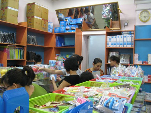 Đồ dùng, đĩa phụ trợ học tập: Giá