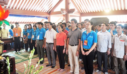 Thủ khoa Hà Nội vào vai nông dân