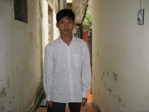 Theo chân thủ khoa Đại học Y HN đội mưa đi khai giảng - ảnh 2