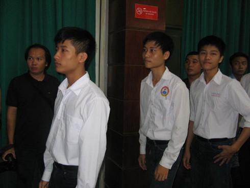 Theo chân thủ khoa Đại học Y HN đội mưa đi khai giảng - ảnh 6