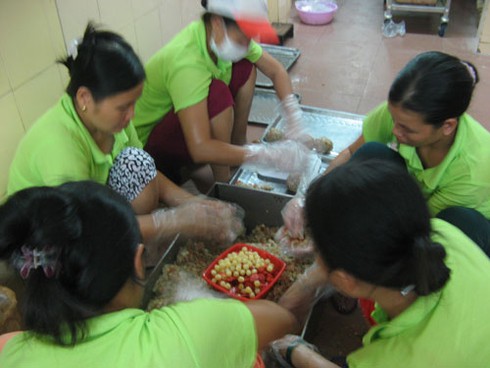 Vì sao người thủ đô xếp hàng mua bánh Trung thu… chửi? - ảnh 12