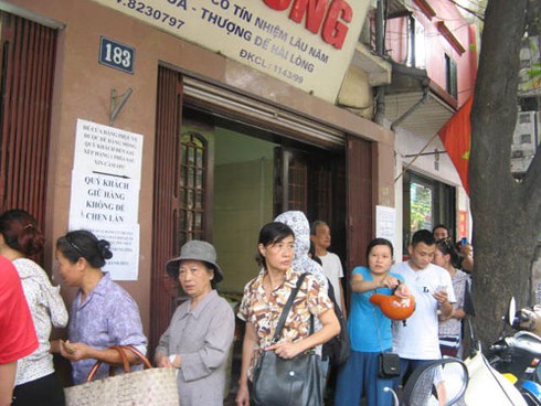 Vì sao người thủ đô xếp hàng mua bánh Trung thu… chửi? - ảnh 15