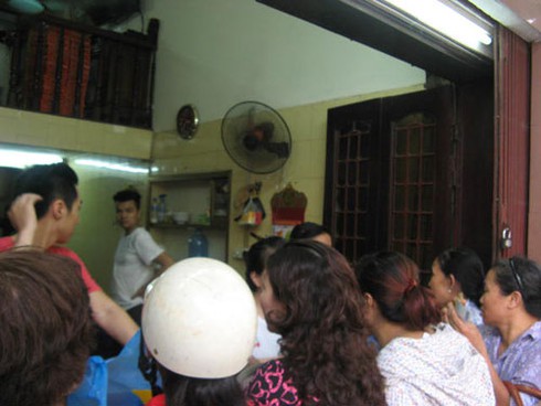 Vì sao người thủ đô xếp hàng mua bánh Trung thu… chửi? - ảnh 8