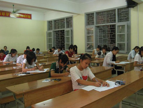 Bỏ điểm sàn, có loạn tuyển sinh? - ảnh 1