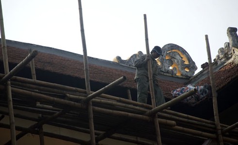 Làm xiếc trên giàn giáo xây dựng ĐH Mở Hà Nội - ảnh 4