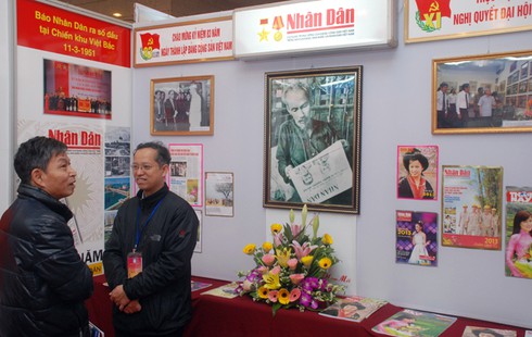 Rộn ràng khai Hội báo xuân 2013 - ảnh 4