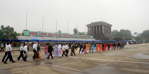 Con ở miền Nam ra thăm Lăng Bác - ảnh 1