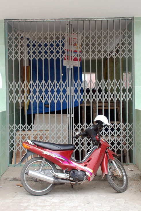 Người dân làm “tổ” trong hầm bộ hành - ảnh 6