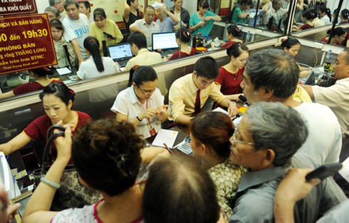 Đủ kiểu thót tim trong hiệu vàng ngày