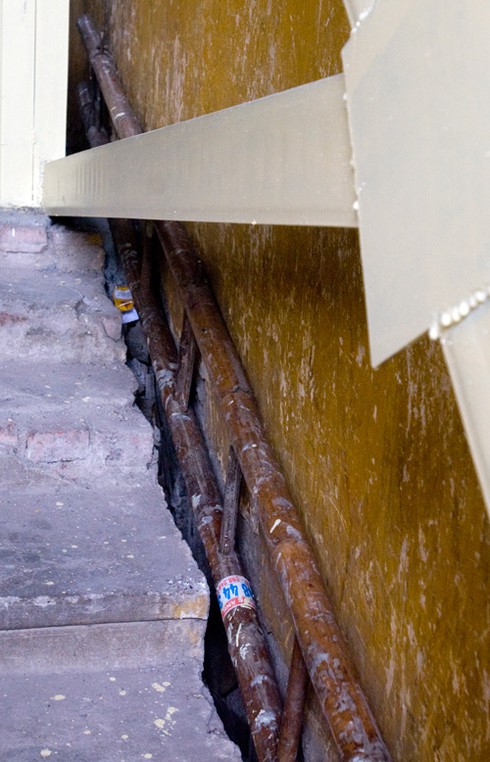 Tập thể sắp sập: Nơi người dân chung sống với thảm họa? - ảnh 11