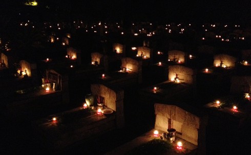 Xúc động Lễ thắp nến tri ân các anh hùng liệt sĩ - ảnh 8