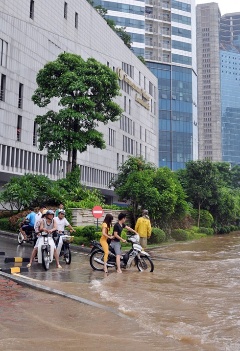 Tòa nhà cao nhất Việt Nam biến thành