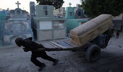 Ngăn cản đám tang qua đường làng là vi phạm pháp luật - ảnh 1