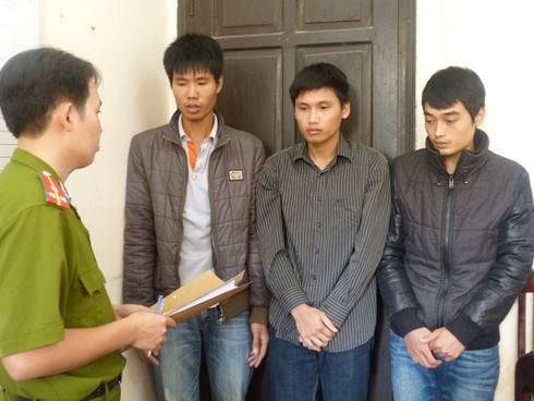 Phó công an xã bị ném gạch chấn thương sọ não - ảnh 1