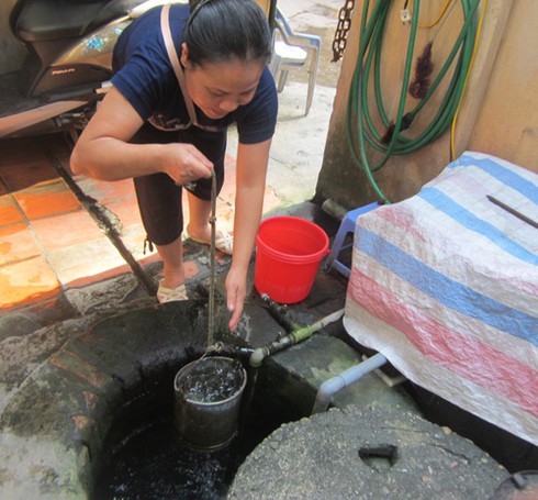 Lạ mắt những chiếc giếng khơi trong mát giữa phố cổ Hà Nội - ảnh 4