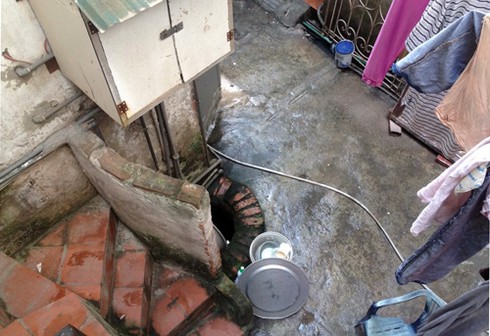 Lạ mắt những chiếc giếng khơi trong mát giữa phố cổ Hà Nội - ảnh 2