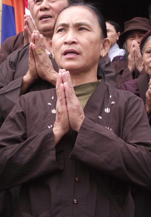 Gặp người 17 năm cầu siêu cho chồng tử nạn vì giao thông - ảnh 1