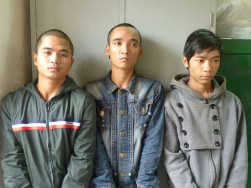 Lưu manh giả danh công an chặn đường cướp tài sản - ảnh 1