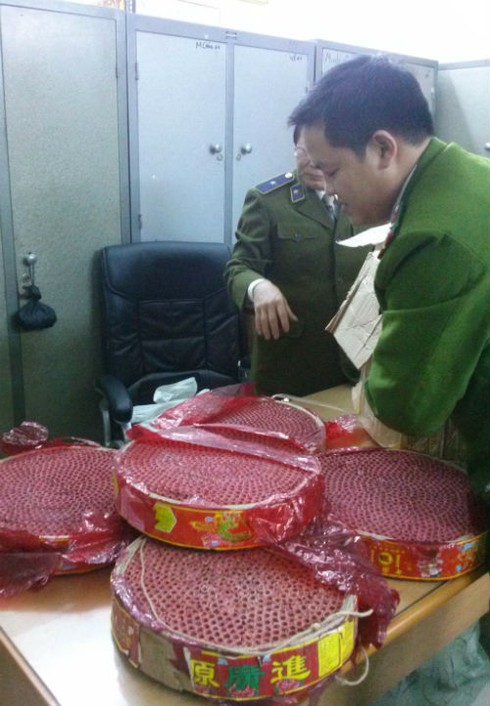 Hà Nội: Bắt xe chở 37kg pháo nhãn mác Trung Quốc - ảnh 3