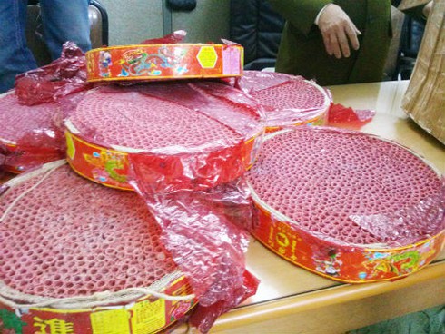 Hà Nội: Bắt xe chở 37kg pháo nhãn mác Trung Quốc - ảnh 1