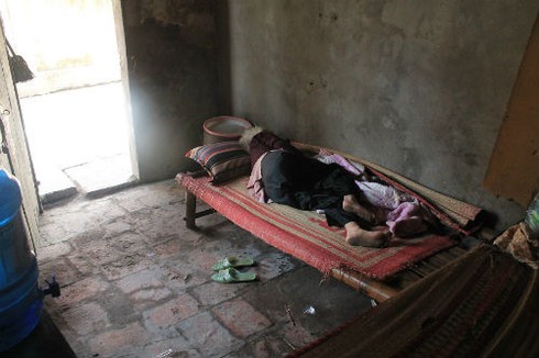 Cụ già 90 tuổi mù lòa sống cô đơn trong gian nhà 6m2 - ảnh 2