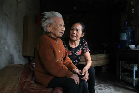 Cụ già 90 tuổi mù lòa sống cô đơn trong gian nhà 6m2 - ảnh 4