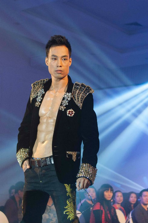Cận cảnh cơ bắp đẹp như tượng đá của tân nam vương Mr.6 Pack - ảnh 5