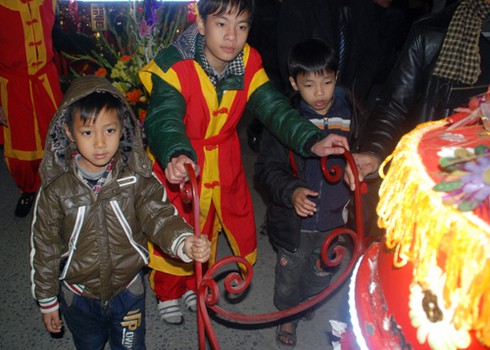 Hà Nội: Hàng nghìn người tháp tùng “ông lợn” - ảnh 11