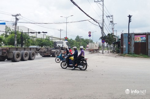 TP HCM: Người dân viết đơn cầu cứu vì container