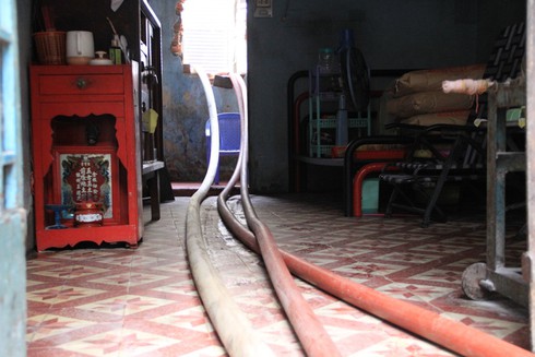Vụ cháy lớn tại cảng Sài Gòn: Các lực lượng vẫn đang nỗ lực dập lửa - ảnh 8