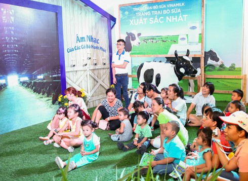 Hàng ngàn gia đình khám phá “Thế giới sữa Vinamilk” thú vị - ảnh 3