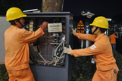 Những người âm thầm giữ nguồn sáng trong ngày Đại lễ - ảnh 3
