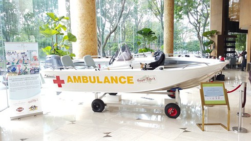 New World Saigon Hotel chào đón tàu cứu thương - ảnh 1