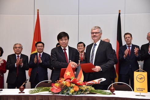 Vietjet ký kết hợp đồng kỹ thuật với Lufthansa Technik AG - ảnh 1