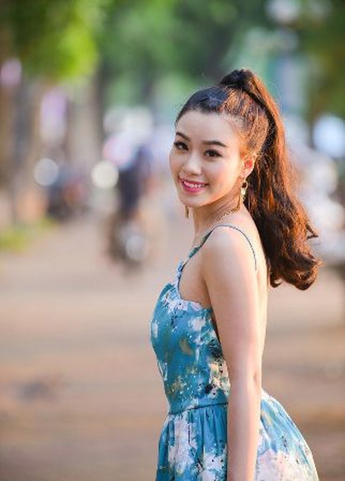 Hot girl Linh Miu dù cổ họng đau rát vẫn livestream hát tặng Fan - ảnh 5