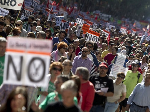 Tây Ban Nha lại hỗn loạn vì chính sách “thắt lưng buộc bụng” - ảnh 1