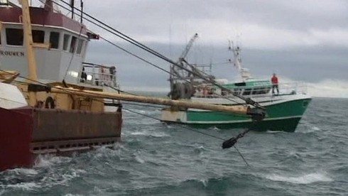 Ngư dân Anh bị tàu Pháp tấn công? - ảnh 1